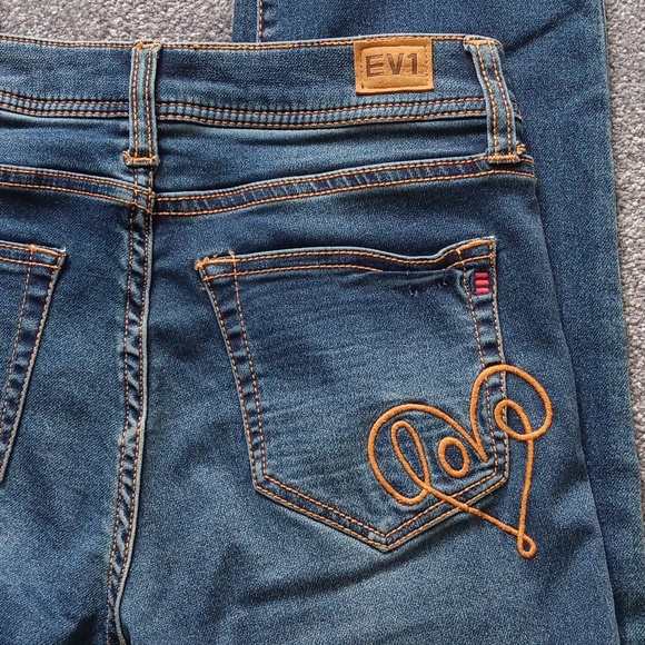 Jeans - Picture 1 of 6